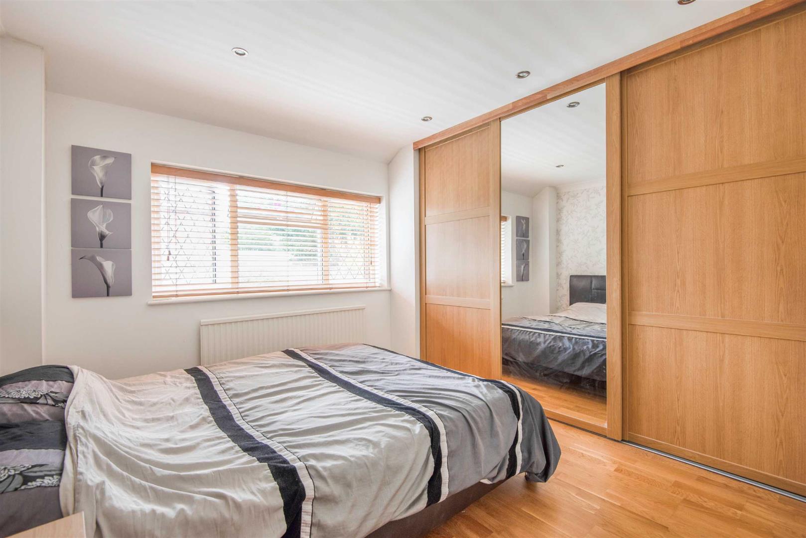 Nightingale Road Woodley house for sale in Reading