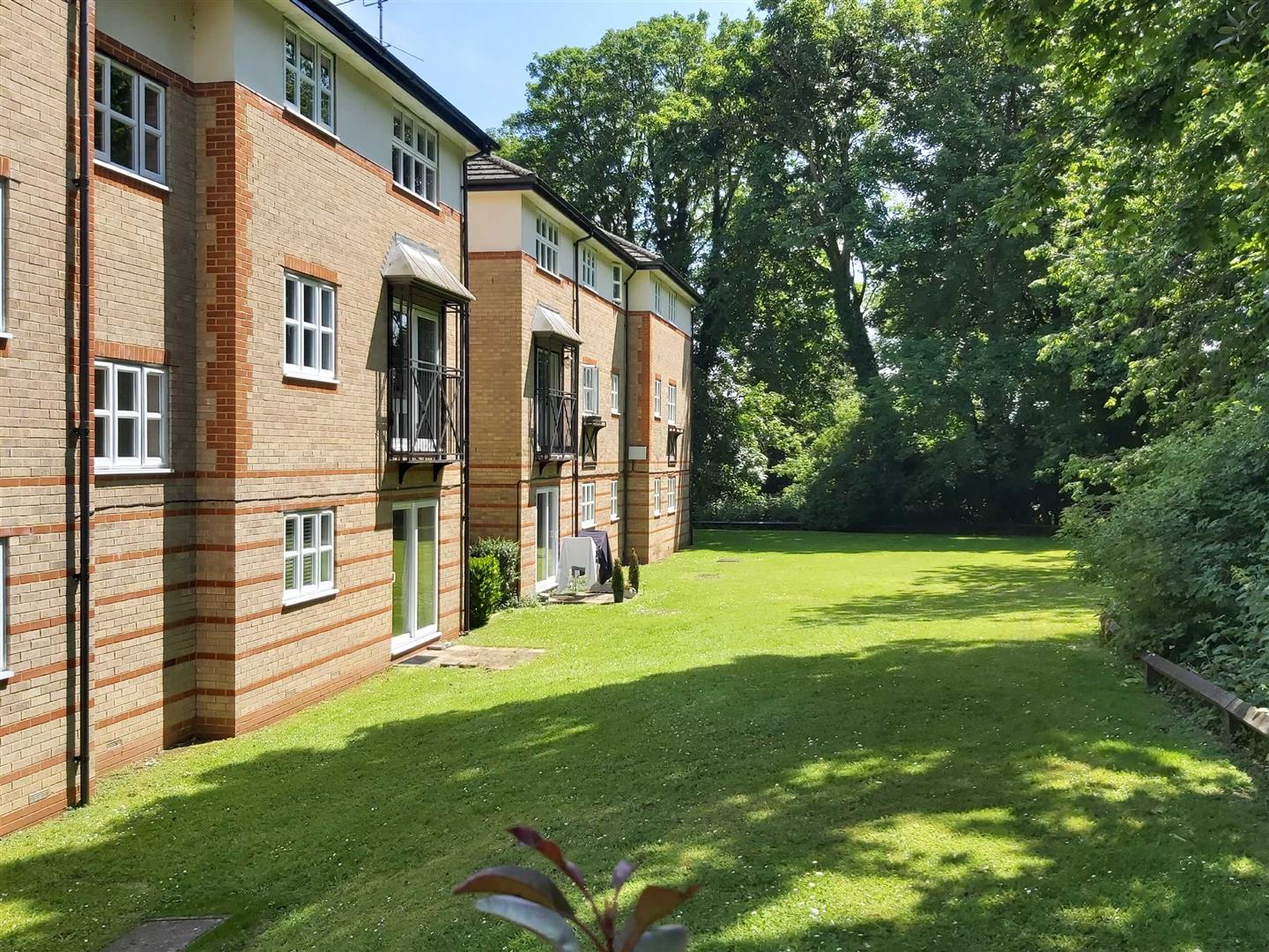 Balmore Park Caversham Flat for sale in Reading