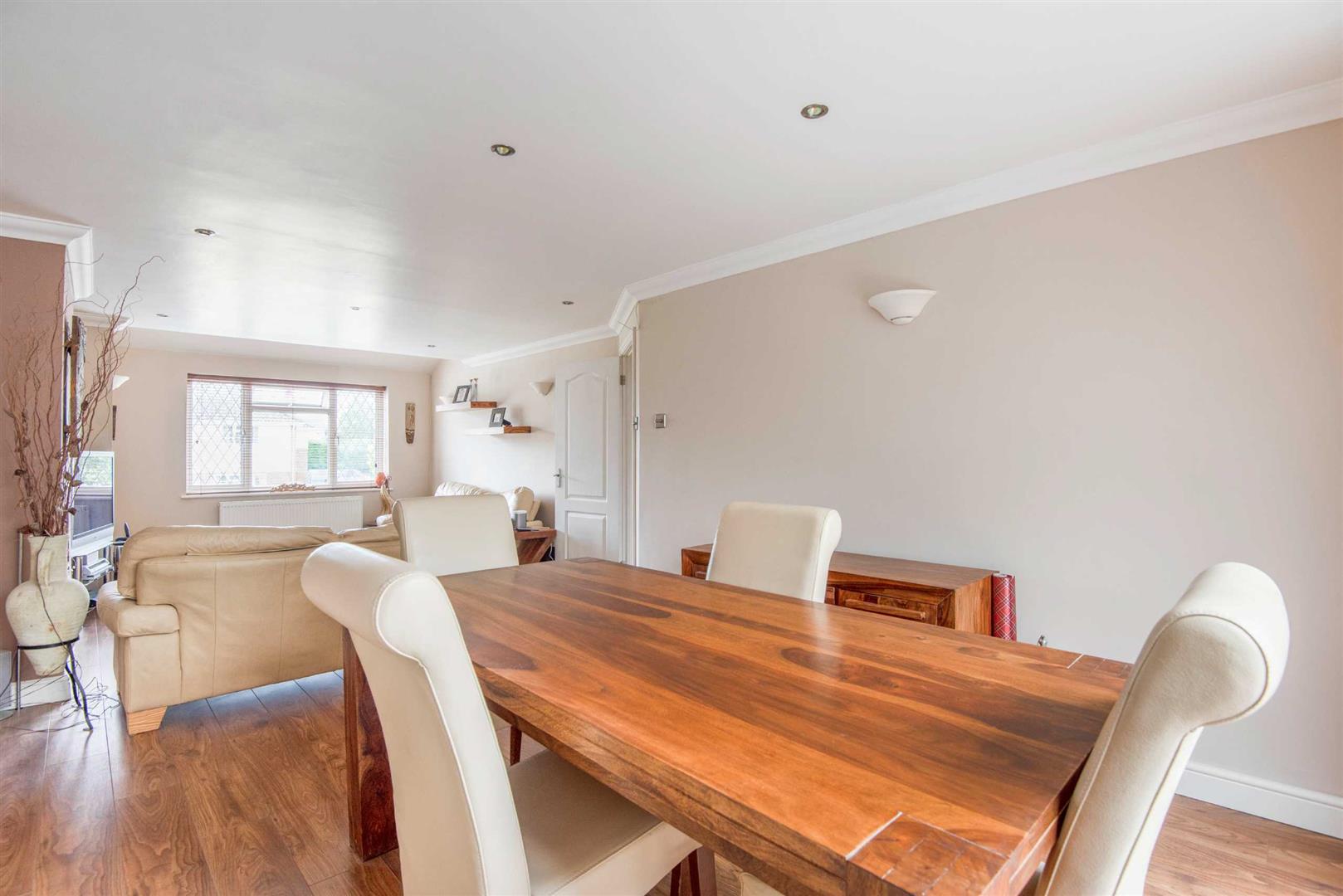 Nightingale Road Woodley house for sale in Reading