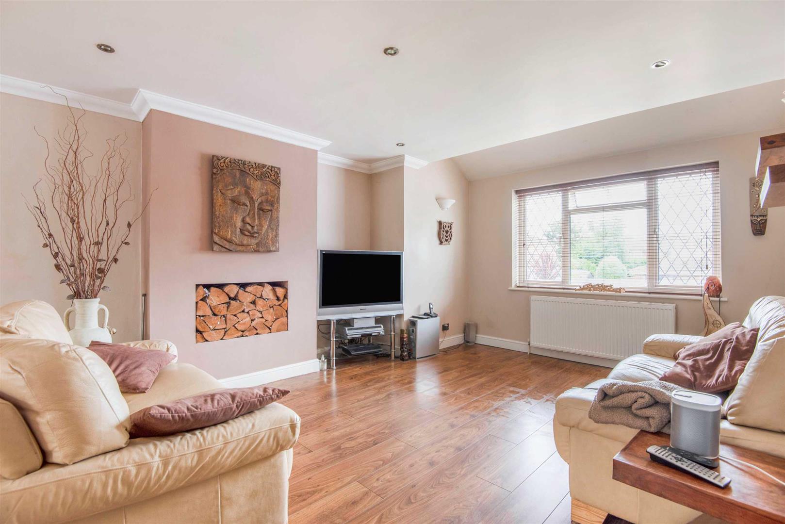 Nightingale Road Woodley house for sale in Reading