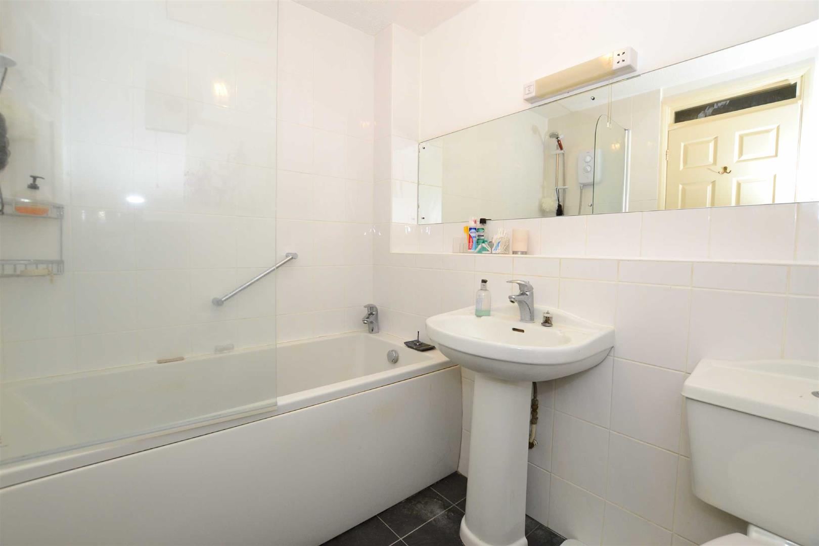 Balmore Park Caversham Flat for sale in Reading