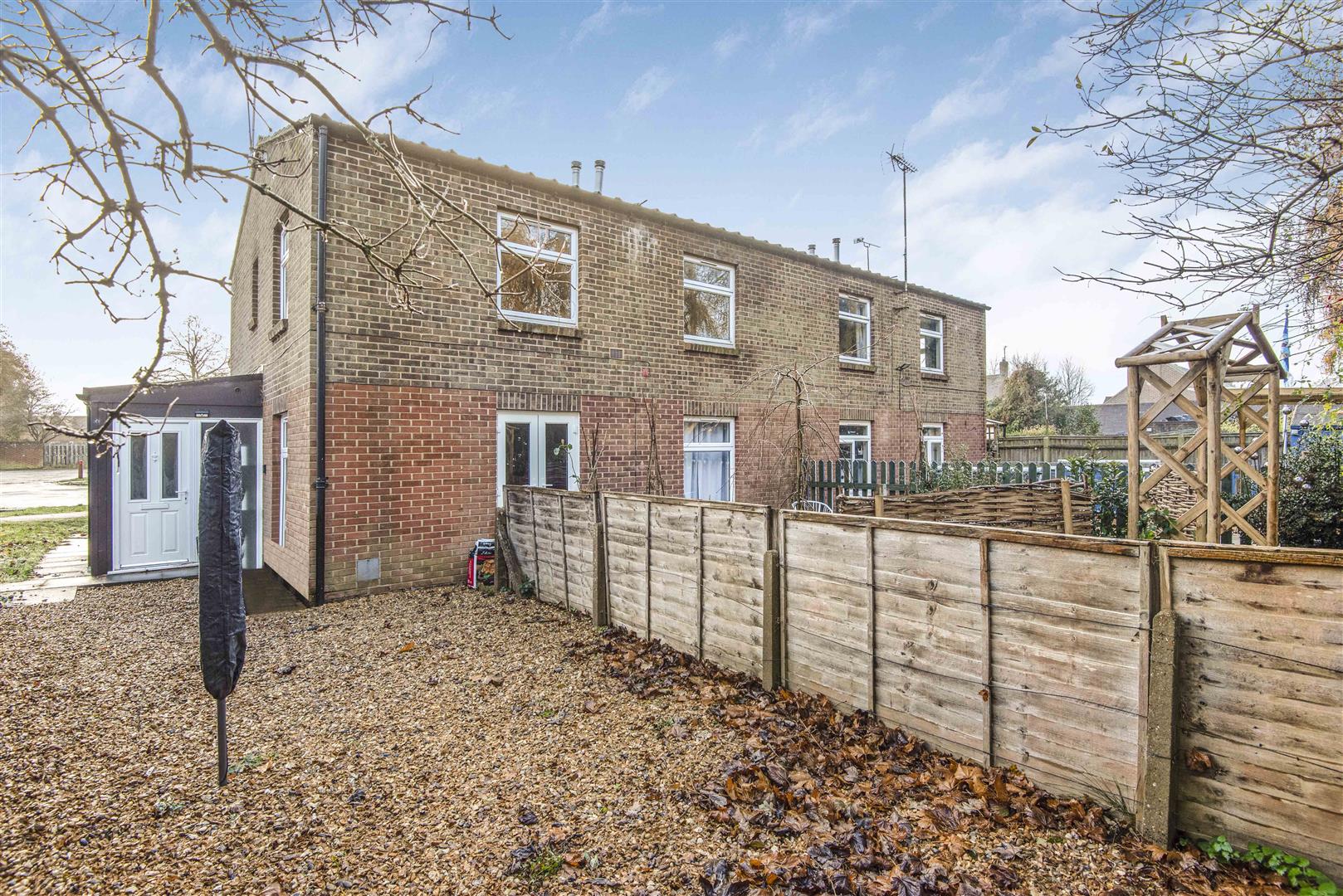 Medill Close Woodcote Maisonette for sale in Reading