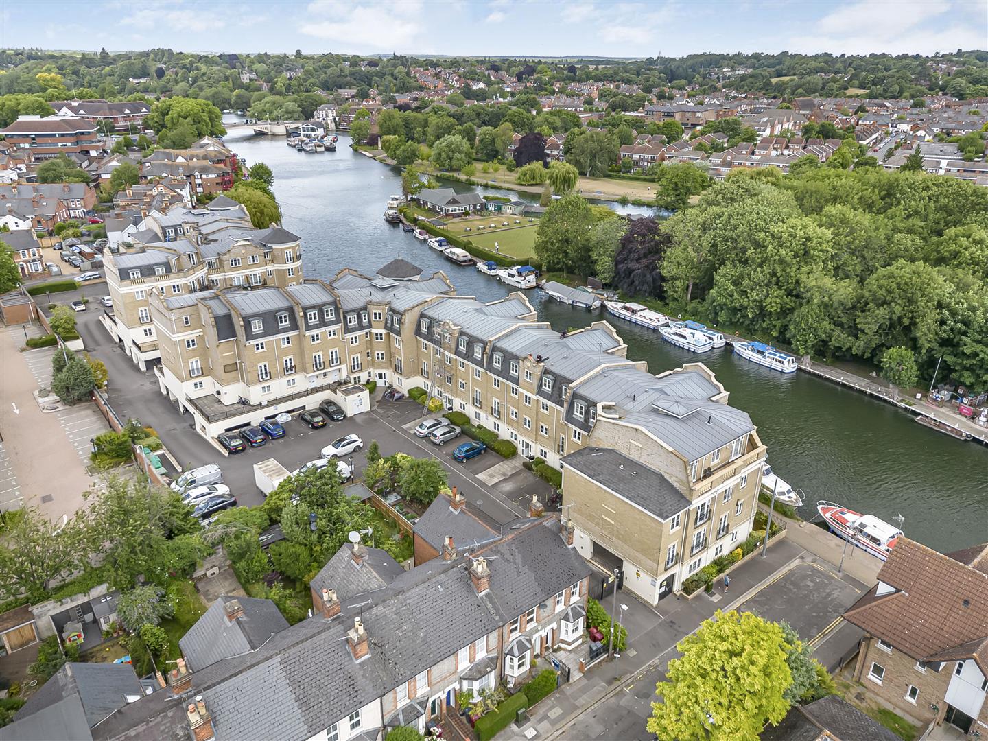 Regents Riverside Brigham Road Apartment for sale in Reading