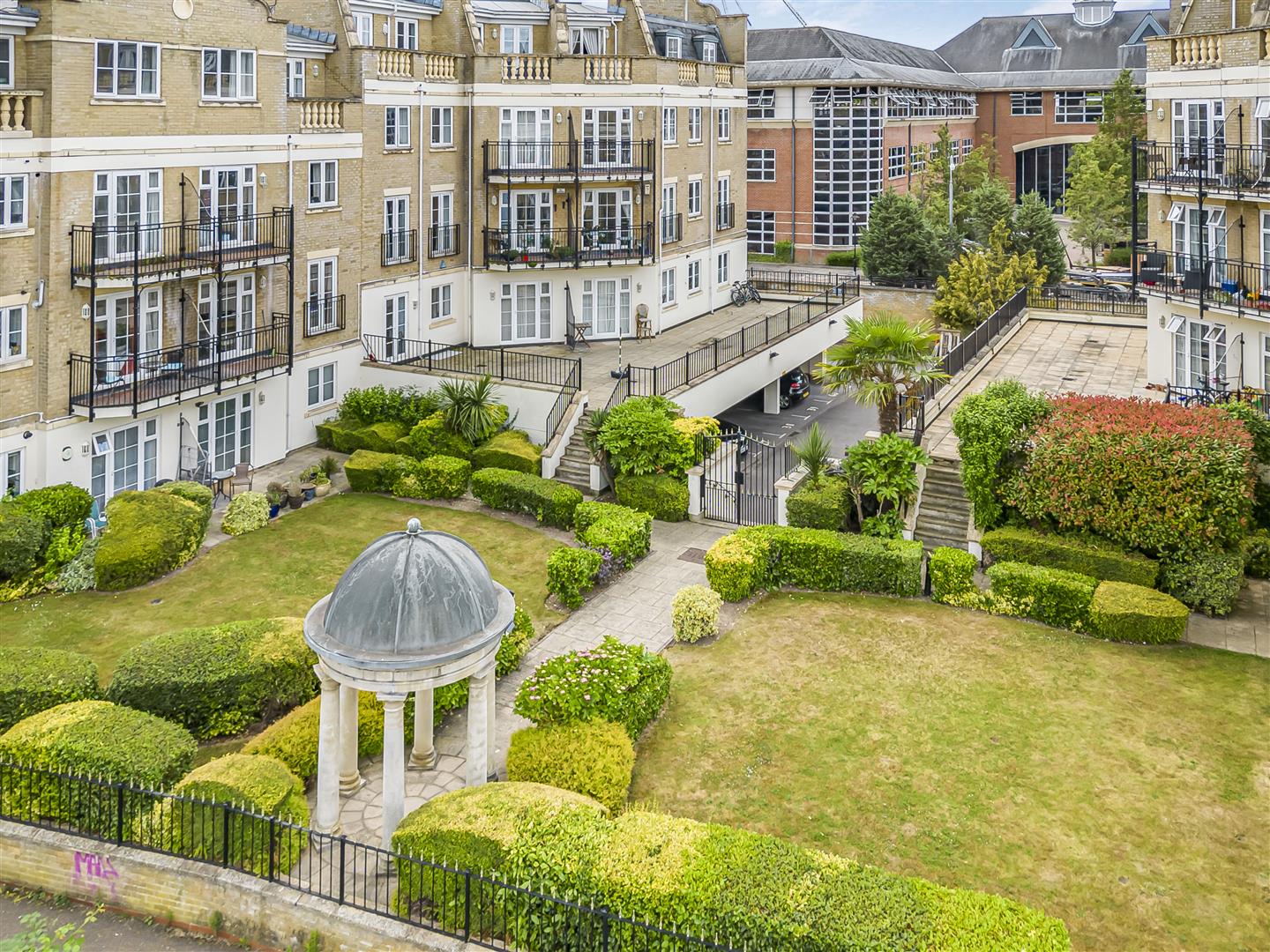 Regents Riverside Brigham Road Apartment for sale in Reading