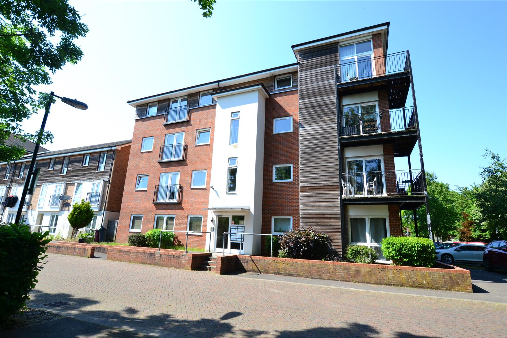 Meadow Way  Apartment for sale in Reading