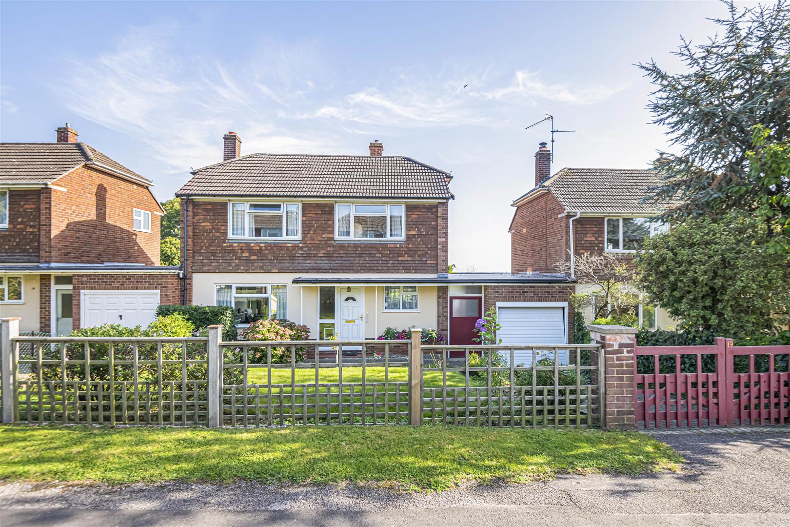 The Horse Close Emmer Green house for sale in Reading