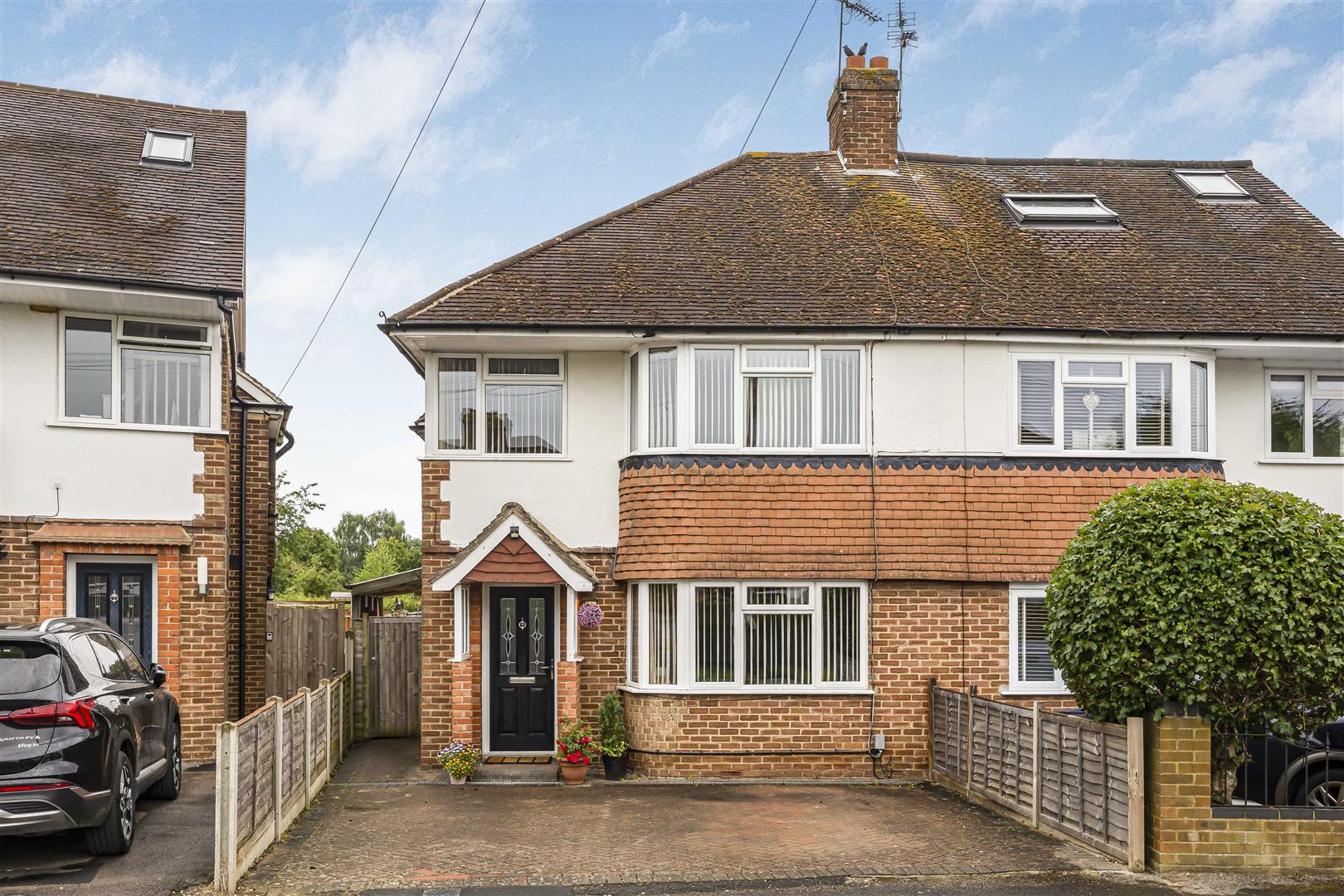 Mayfield Drive Caversham house for sale in Reading