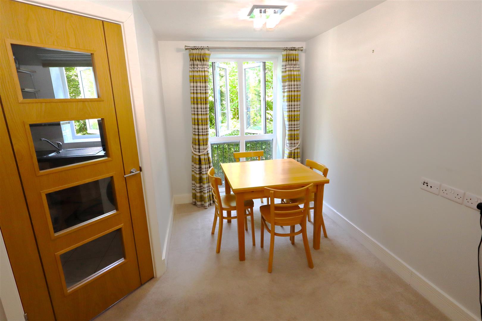 Crayshaw Court Caversham house for sale in Reading