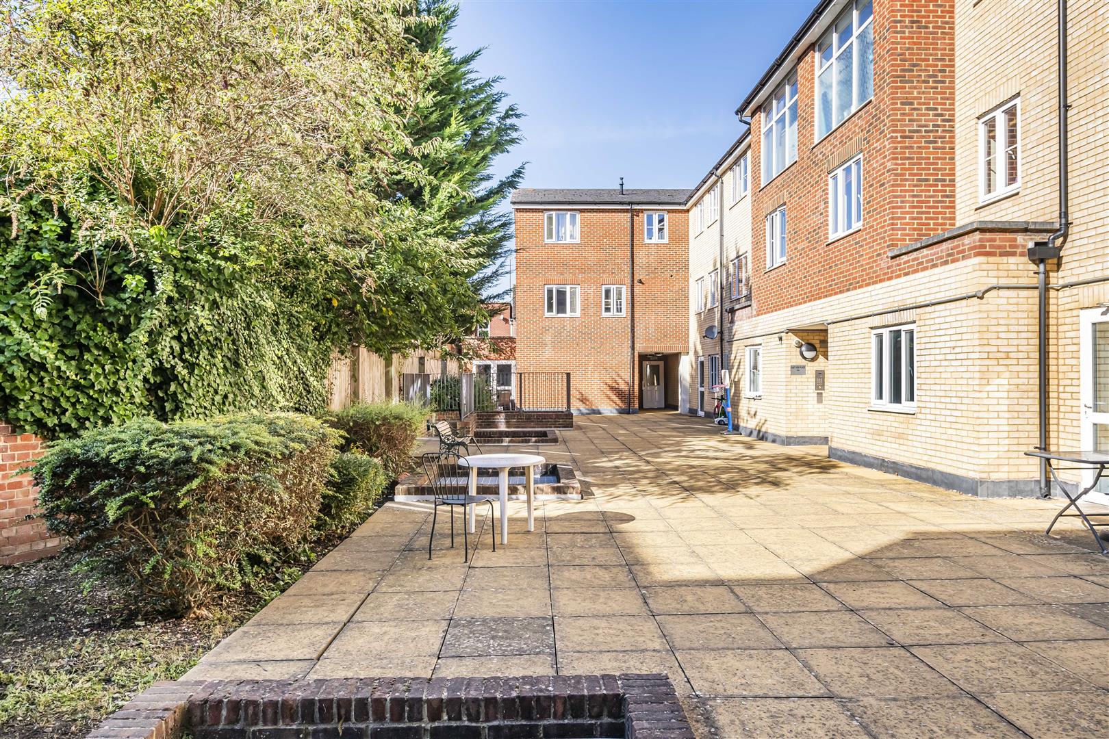 East View Place East Street Flat for sale in Reading