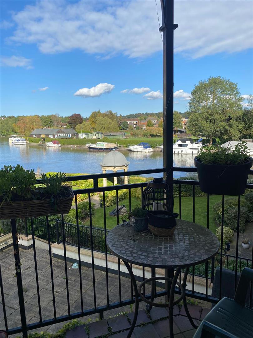 Regents Riverside Brigham Road Apartment for sale in Reading