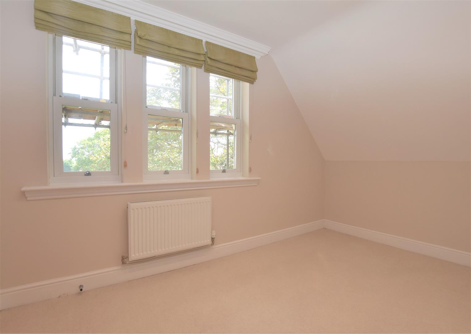 Upcross Gardens  Flat to let in Reading