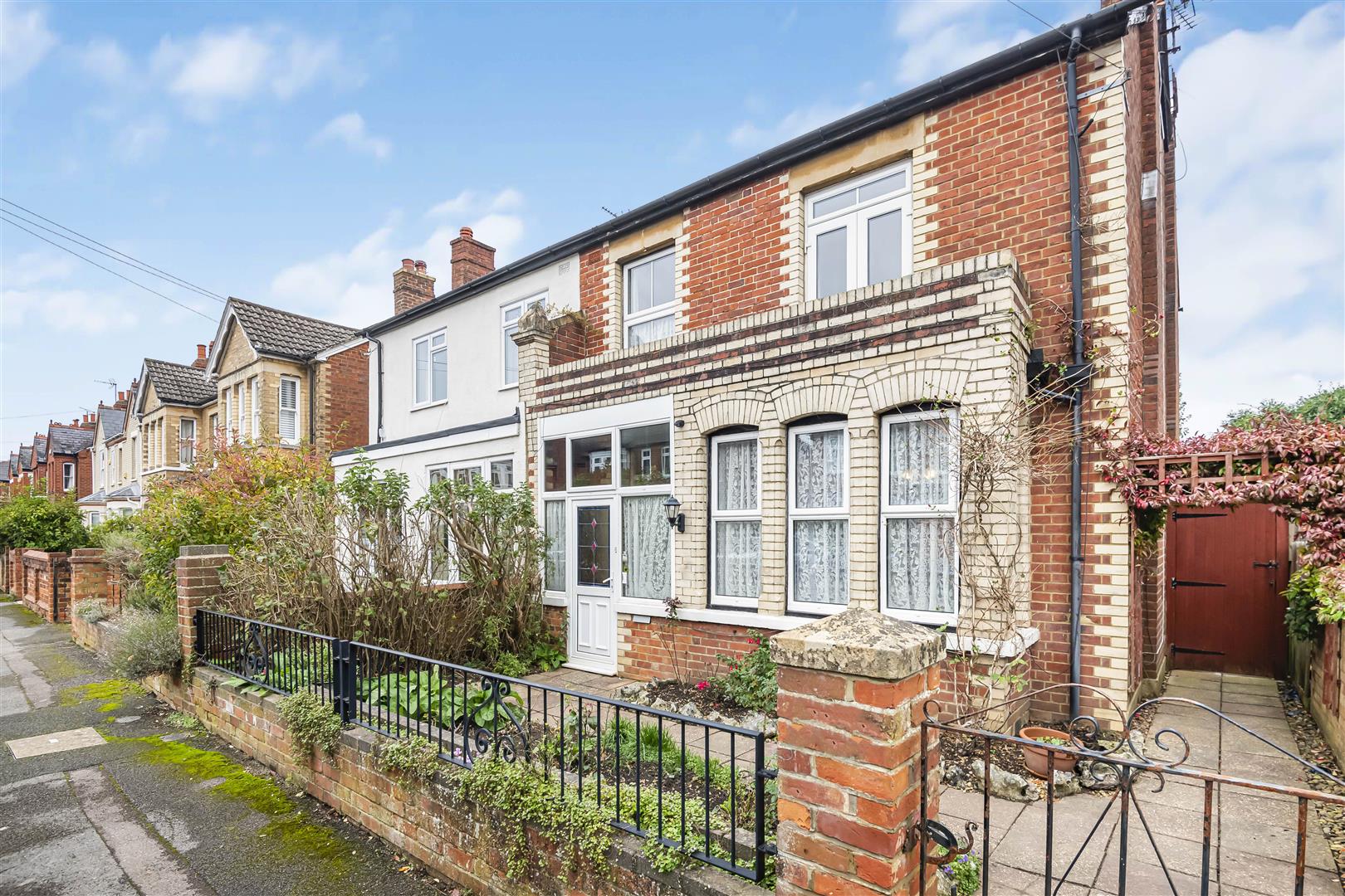 Matlock Road Caversham house for sale in Reading