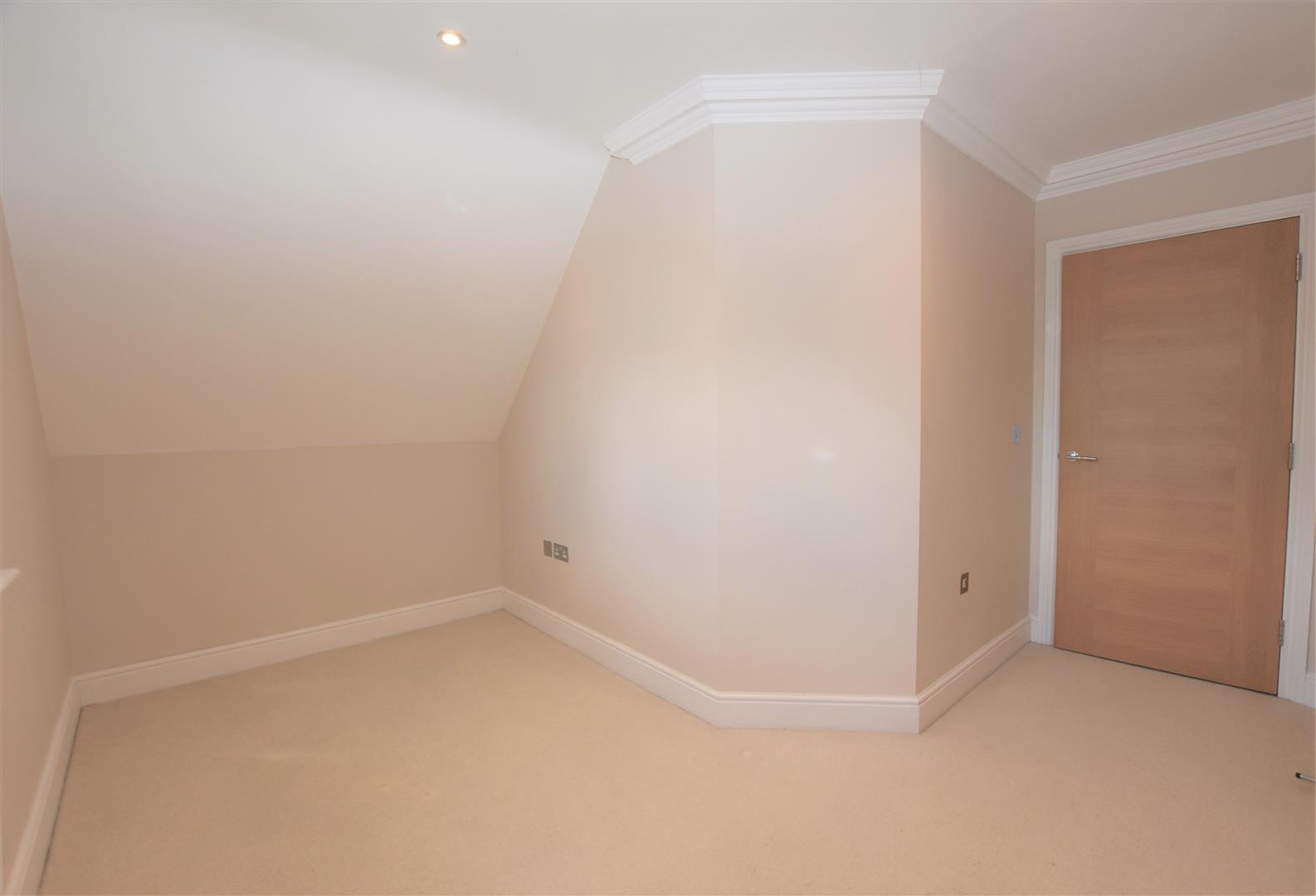 Upcross Gardens  Flat to let in Reading