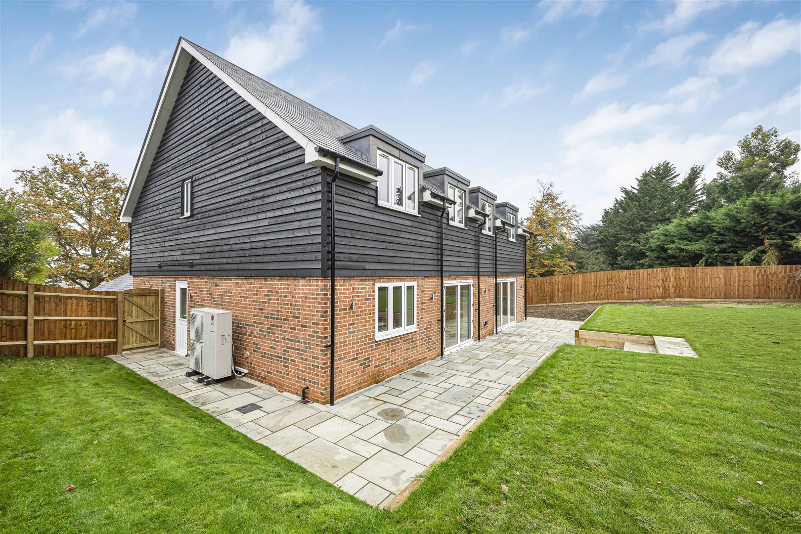 Gravel Hill Emmer Green house for sale in Reading