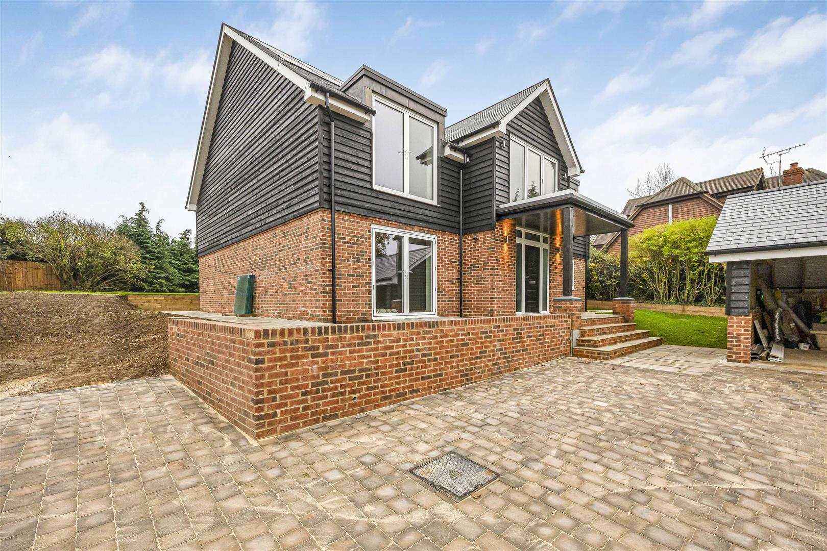 Gravel Hill Emmer Green house for sale in Reading