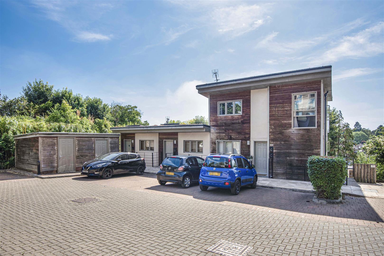 11 Grove Hill Close Emmer Green Apartment for sale in Reading