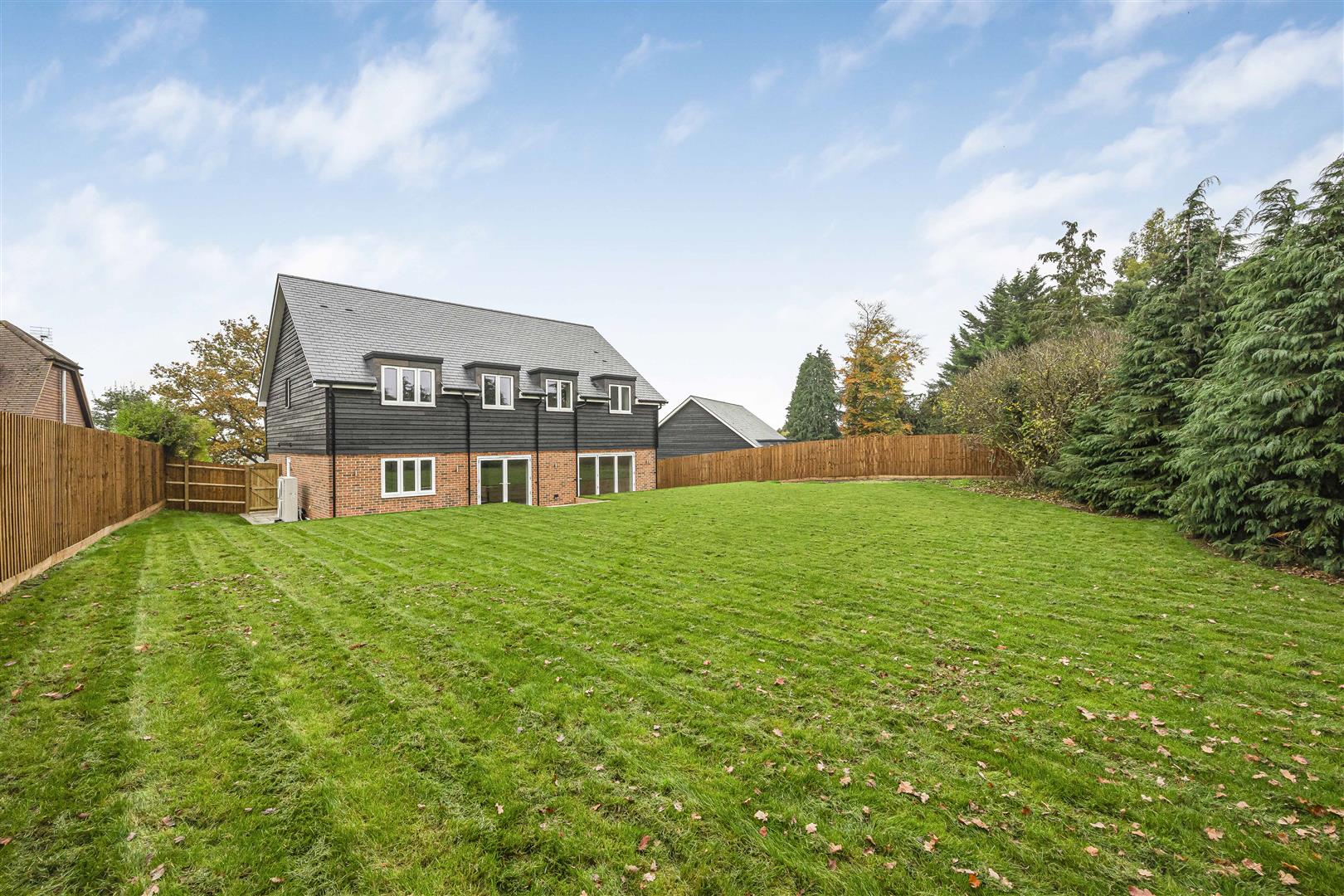 Gravel Hill Emmer Green house for sale in Reading